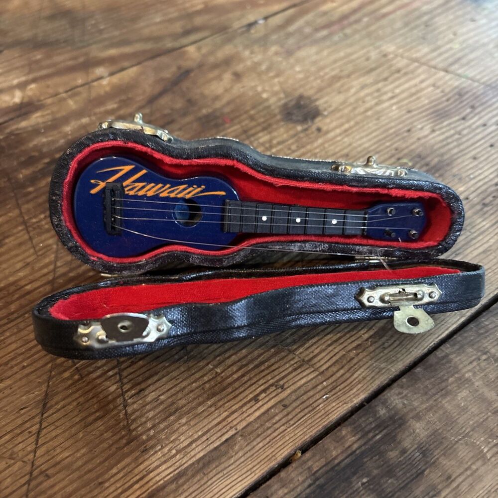 VINTAGE MINIATURE MUSICAL INSTRUMENT - GUITAR IN CASE - NICE REALISTIC